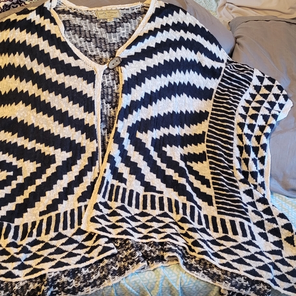Lucky Brand poncho sweater - Picture 1 of 2